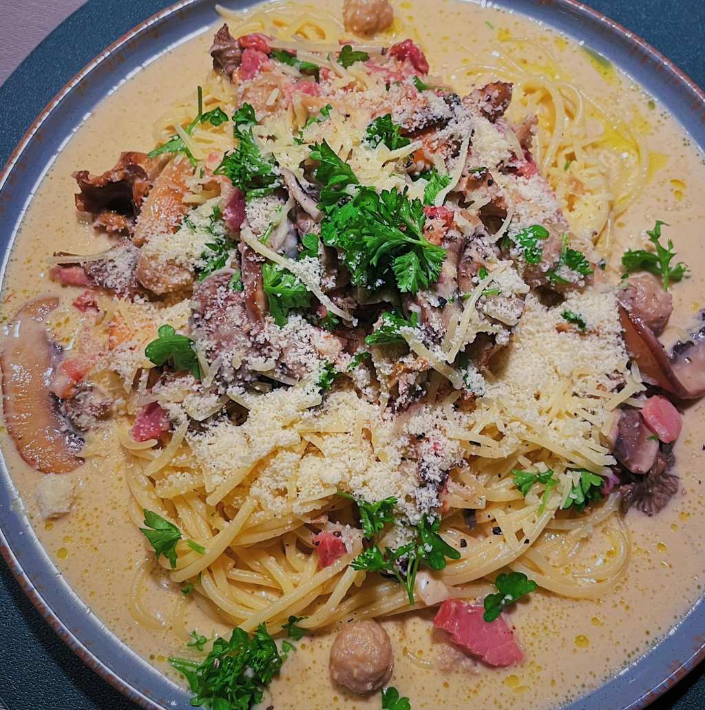 Gorgonzola Cheese & Mushrooms Cream&nbsp;Pasta