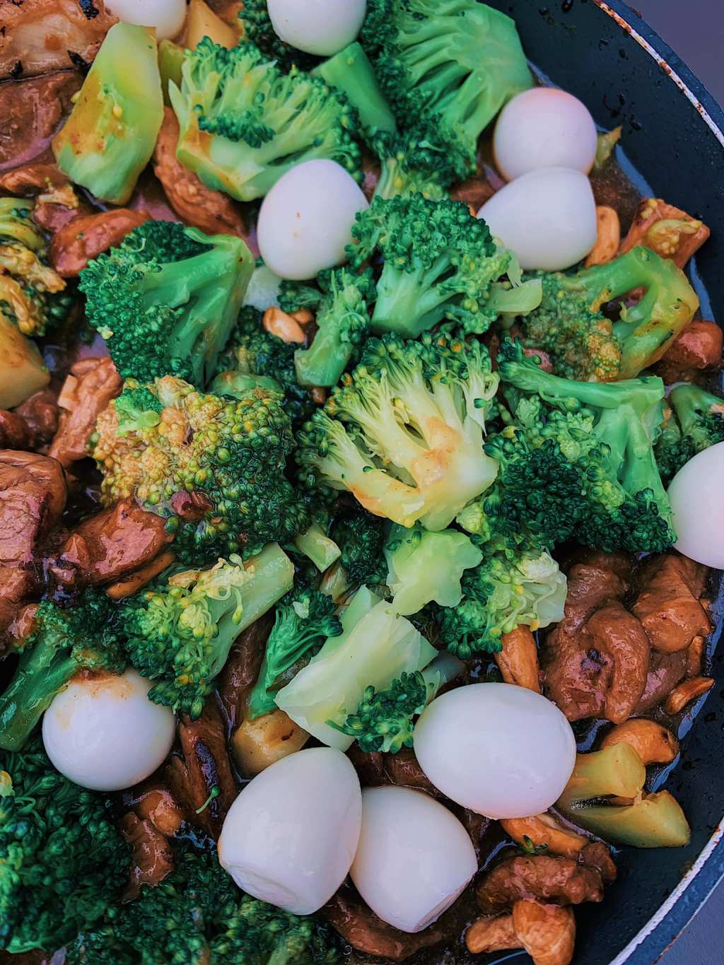 Beef Broccoli w/ Quail&nbsp;Eggs